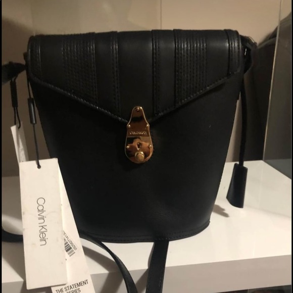 Calvin Klein L lock series bag - Picture 2 of 3